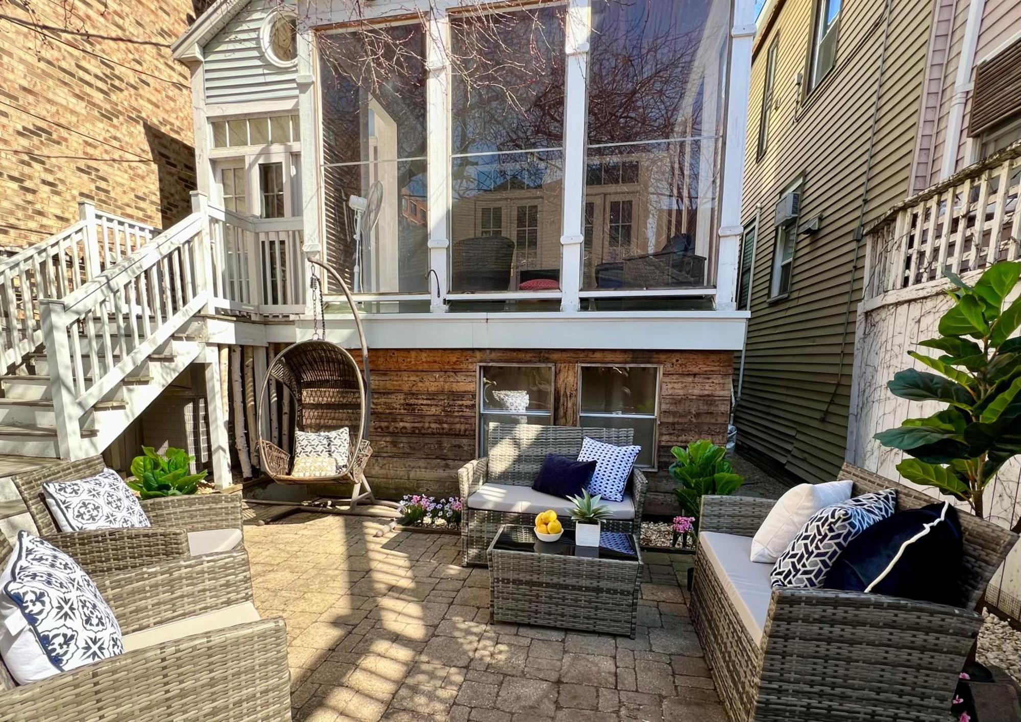 3 Bedroom Spacious Home In Ideal Location W Free Parking Back Yard Pets Welcome Chicago Exterior foto